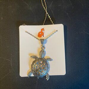 Silvertone Turtle Necklace (I)